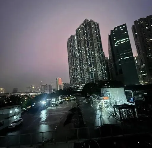 203tower2 Sunshine100 Pioneer Near Robinsoncybergate3 Edsa Boni Mrt *