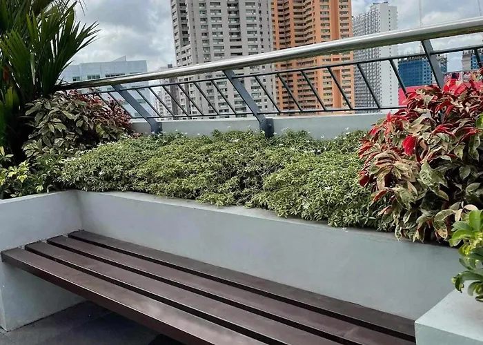203tower2 Sunshine100 Pioneer Near Robinsoncybergate3 Edsa Boni Mrt *