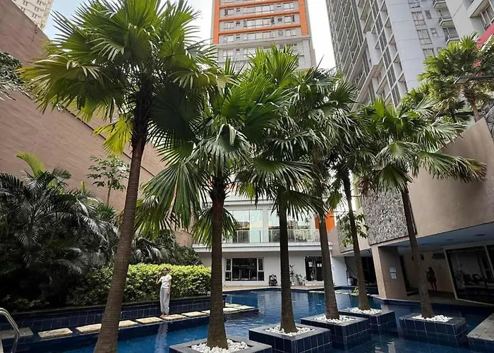 203tower2 Sunshine100 Pioneer Near Robinsoncybergate3 Edsa Boni Mrt